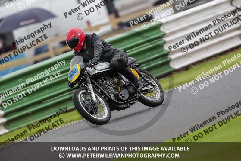Vintage motorcycle club;eventdigitalimages;mallory park;mallory park trackday photographs;no limits trackdays;peter wileman photography;trackday digital images;trackday photos;vmcc festival 1000 bikes photographs